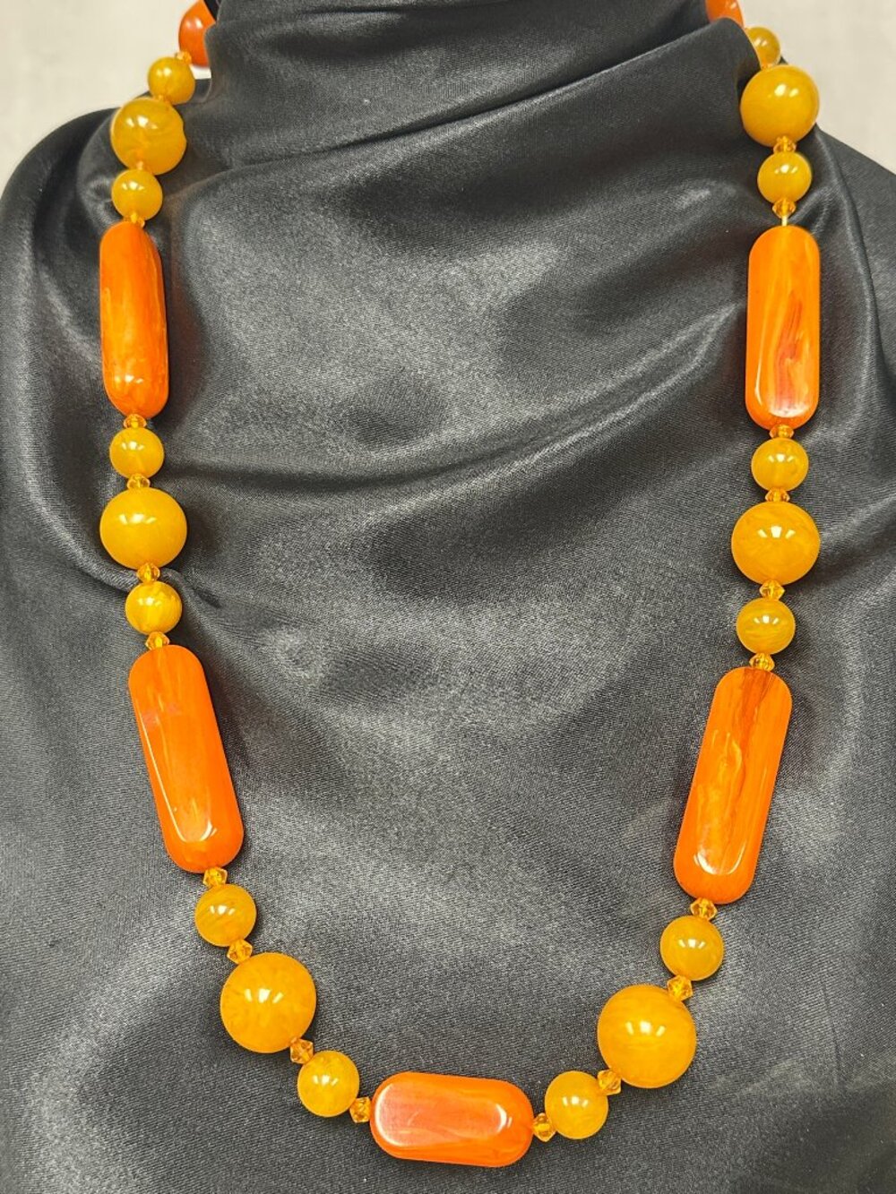 Vintage‎ Bakelite Chunky Necklace Orange Butterscotch Marbled Beaded 30in 94g